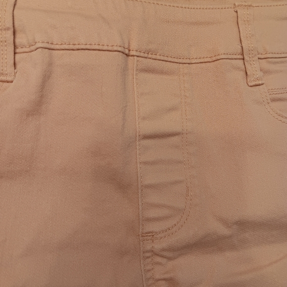 Time and Tru pink jean shorts women's size medium - Picture 3 of 5